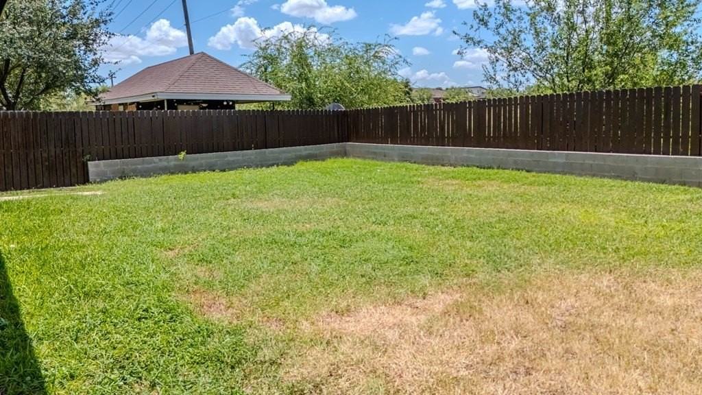 2087 Foxborough - Photo 4 of 35