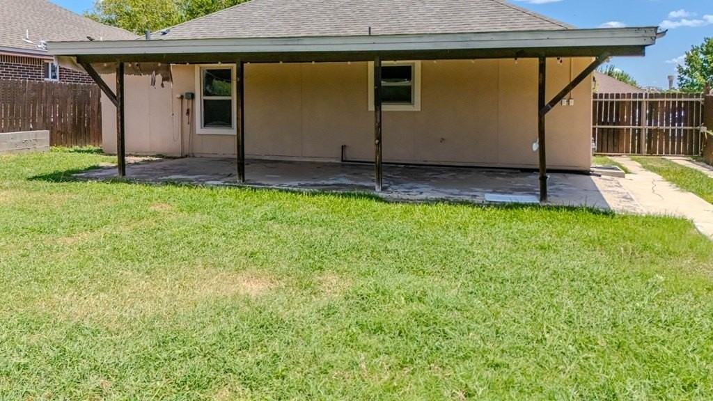 2087 Foxborough - Photo 5 of 35