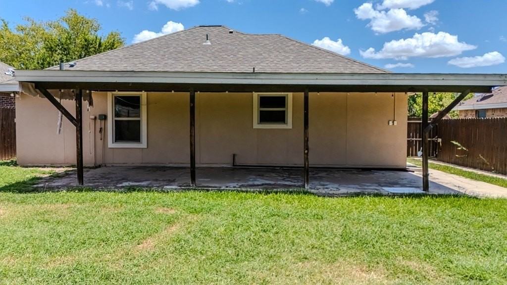 2087 Foxborough - Photo 7 of 35