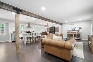 featured image of 2377 Emory Ln Ne