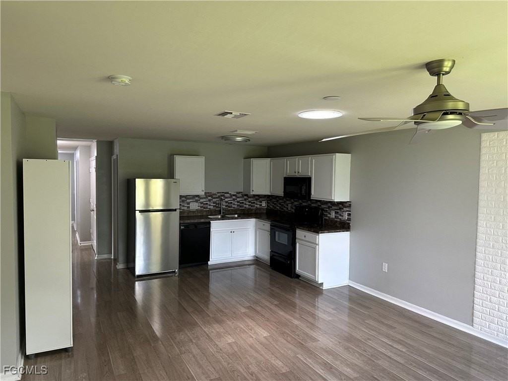 9191 Aegean Cir - Photo 4 of 20