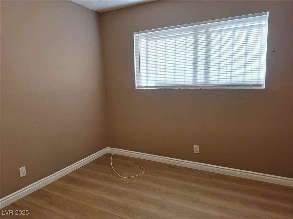 489 North Cir #2 - Photo 4 of 6