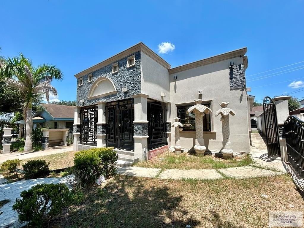 2508 Lindberg Avenue - Photo 3 of 31