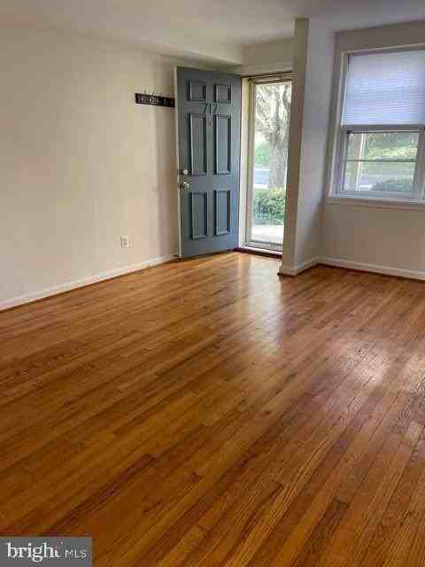 717 Glenwood Street - Photo 3 of 15