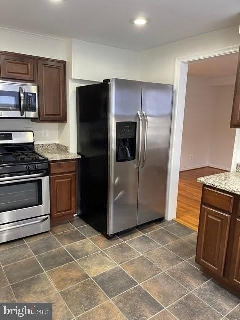 717 Glenwood Street - Photo 6 of 15