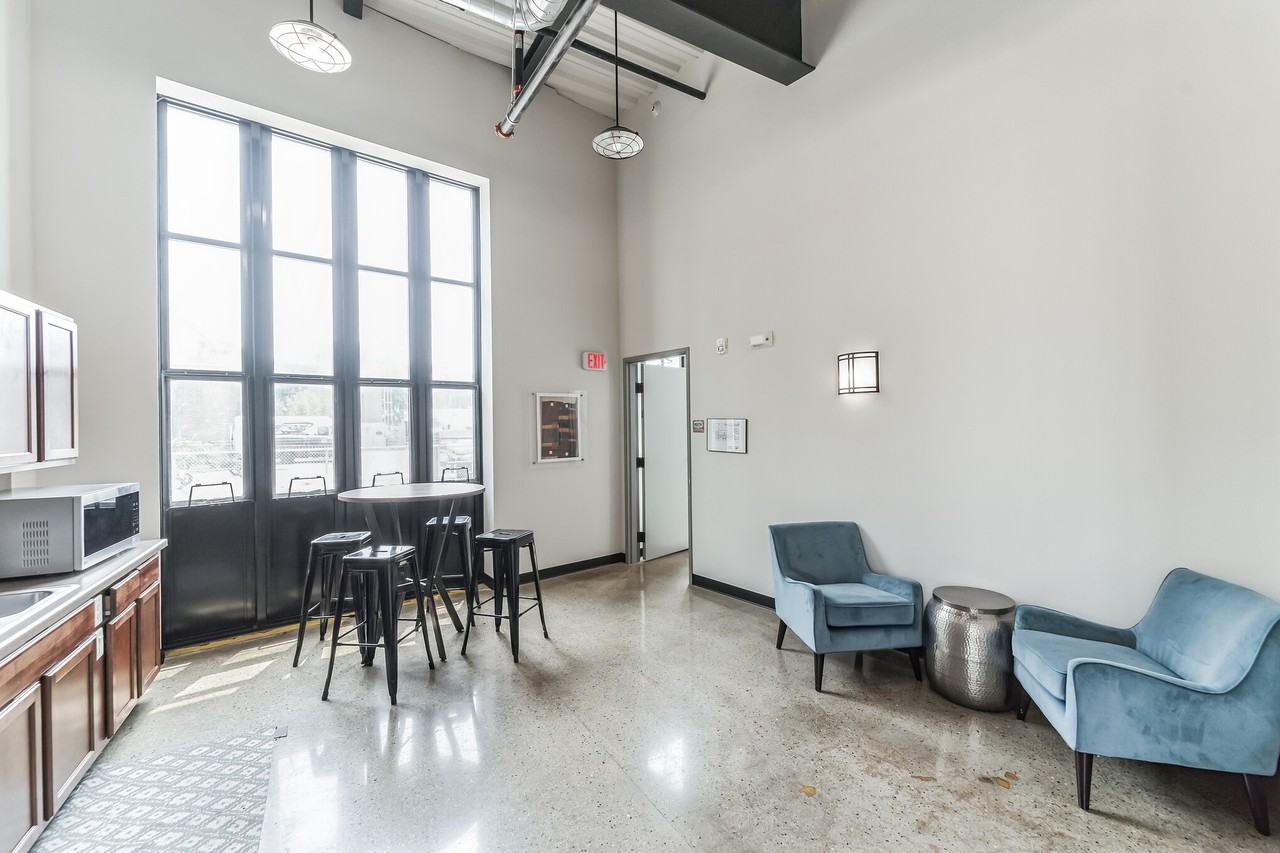 Woolen Mills Lofts - Photo 7 of 37