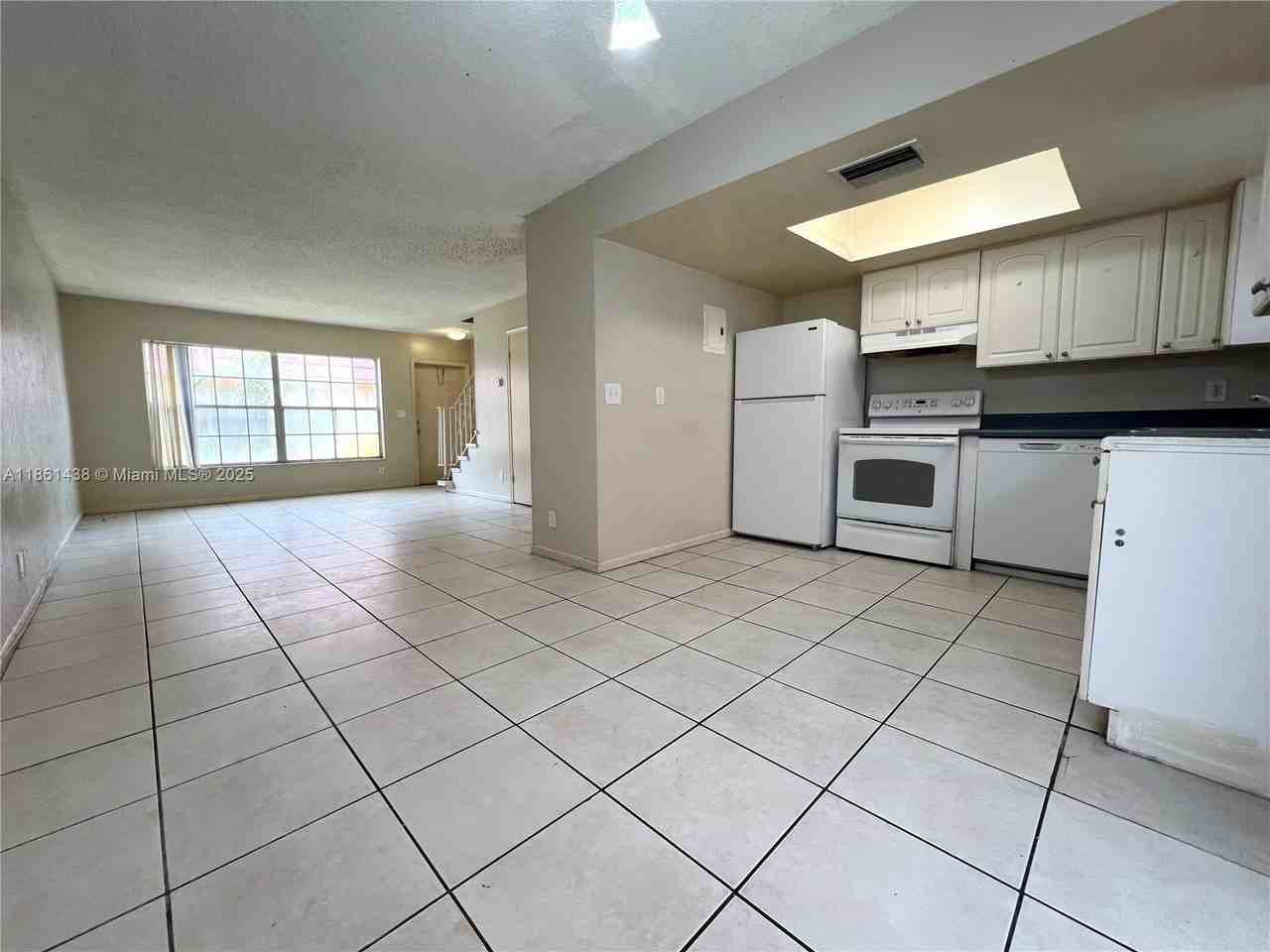 2562 Nw 52nd Ave #B18 - Photo 6 of 16