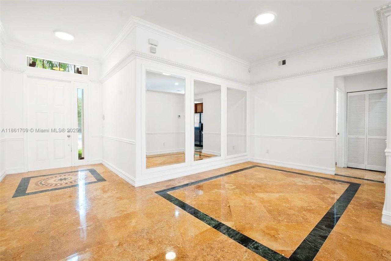 5168 Southwest 157th Avenue - Photo 4 of 30