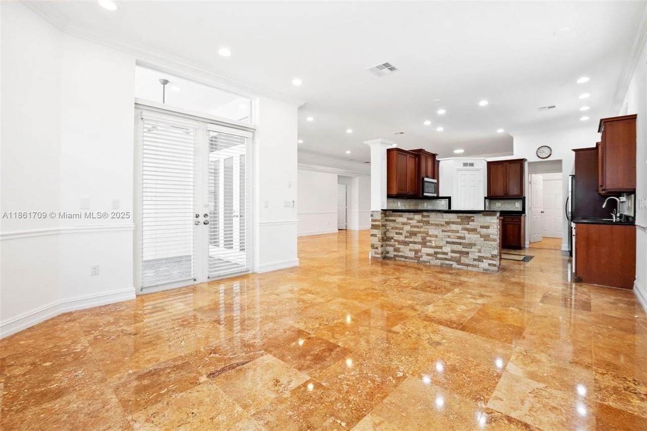 5168 Southwest 157th Avenue - Photo 6 of 30