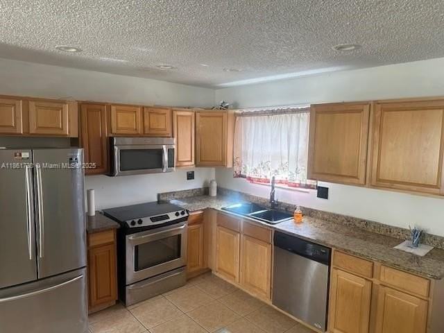 31 Sw 8th Ct #1-2 - Photo 3 of 10