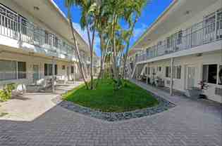 330 86th St #4 - Photo 1 of 1