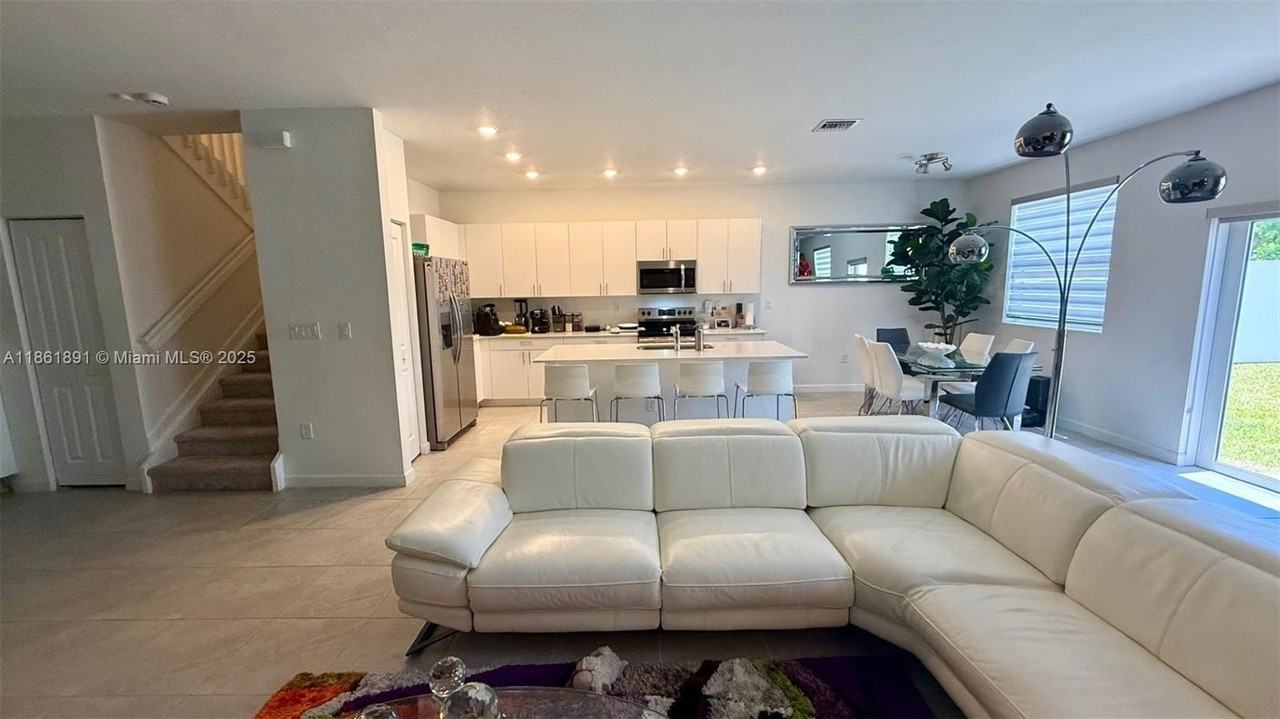 14808 Sw 163rd Ter - Photo 5 of 41