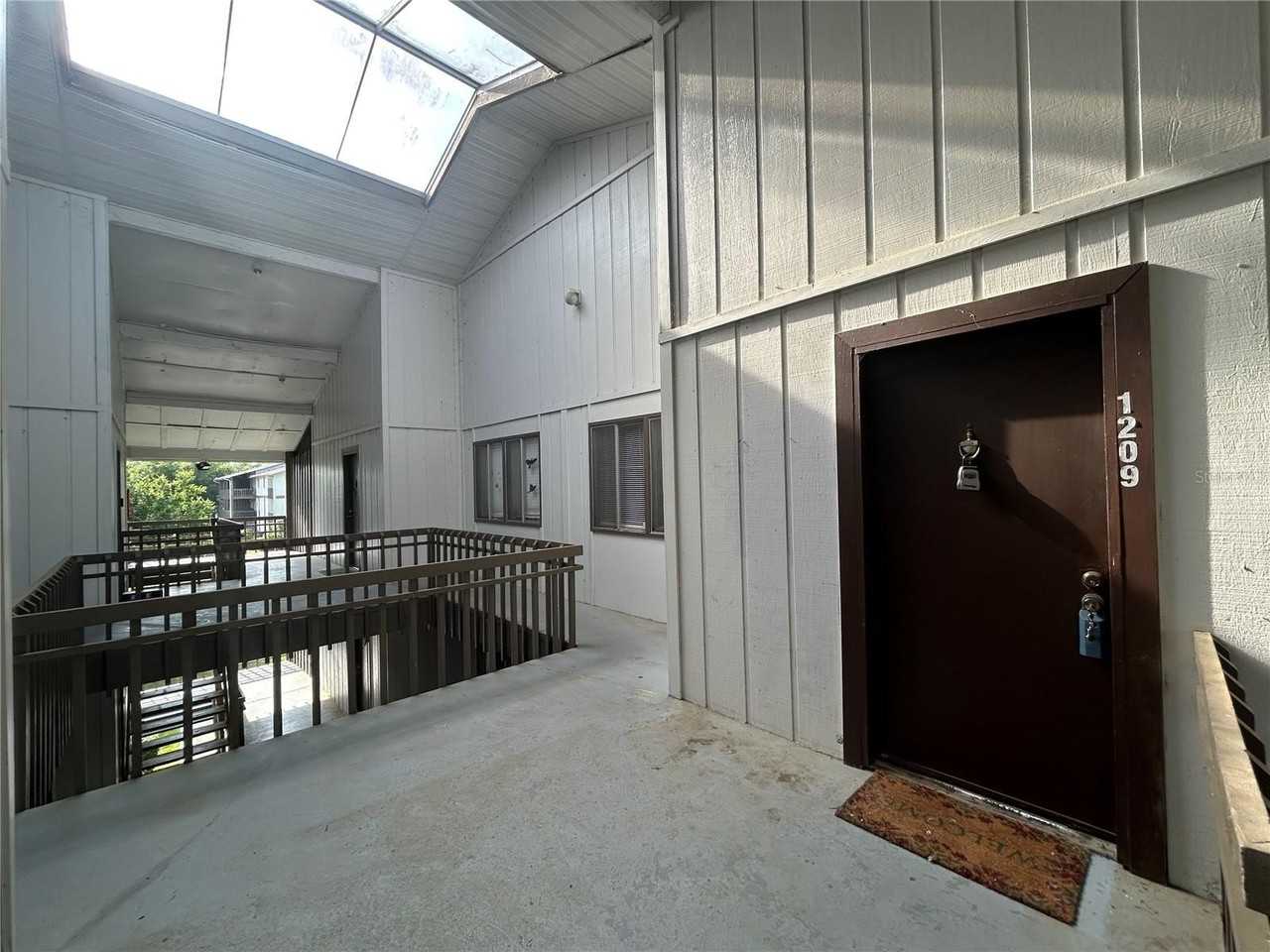 6519 W Newberry Rd #1209