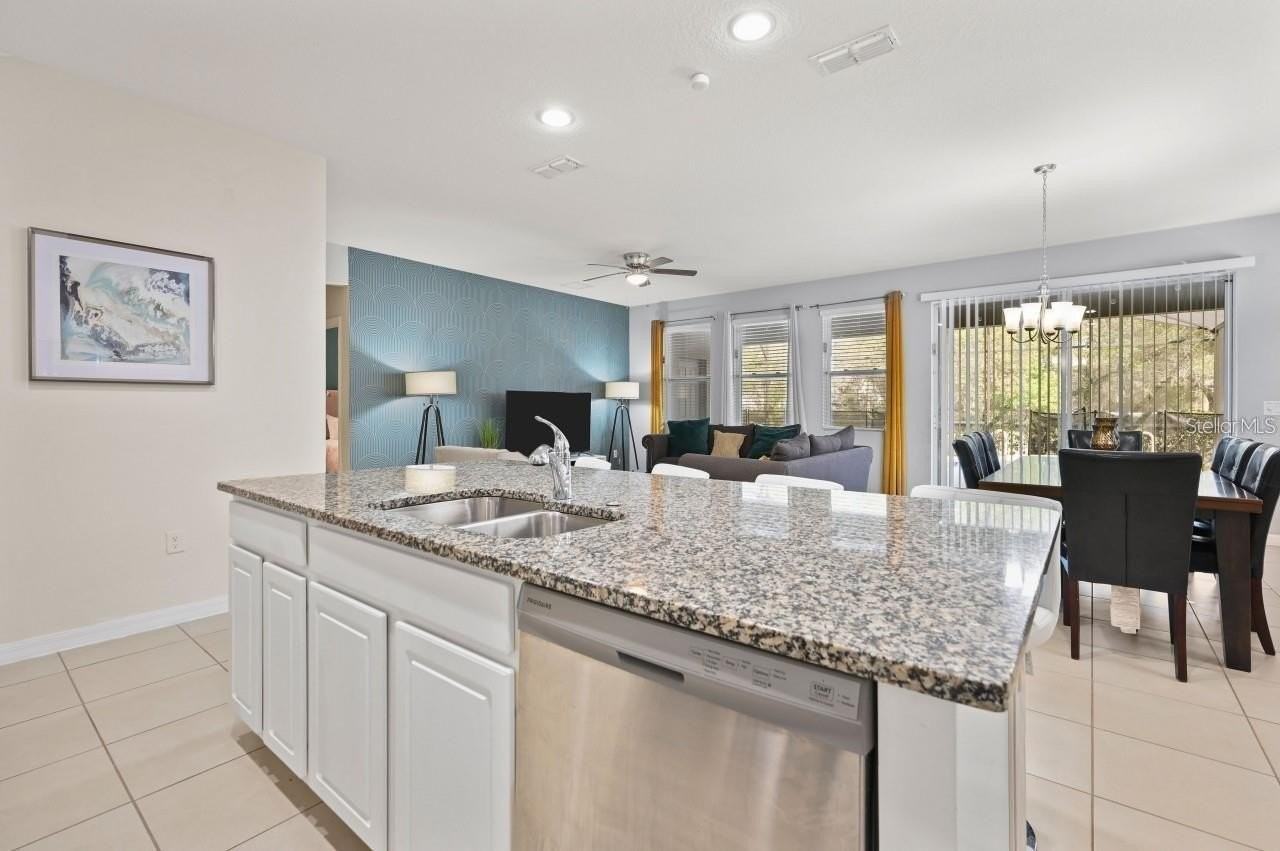 5276 Oakbourne Ave - Photo 2 of 33