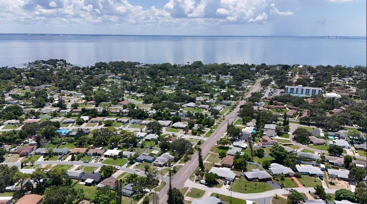 1050 62nd Ave S #E4 - Photo 6 of 27