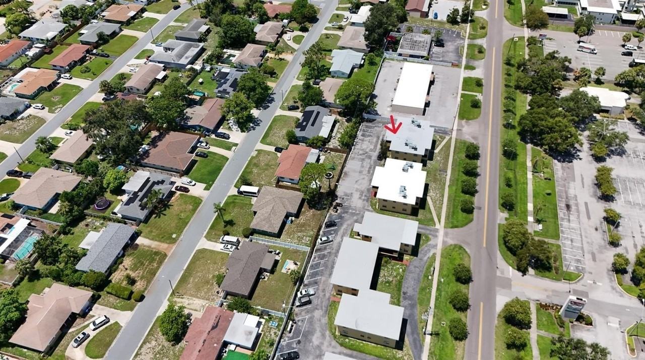 1050 62nd Ave S #E4 - Photo 7 of 27