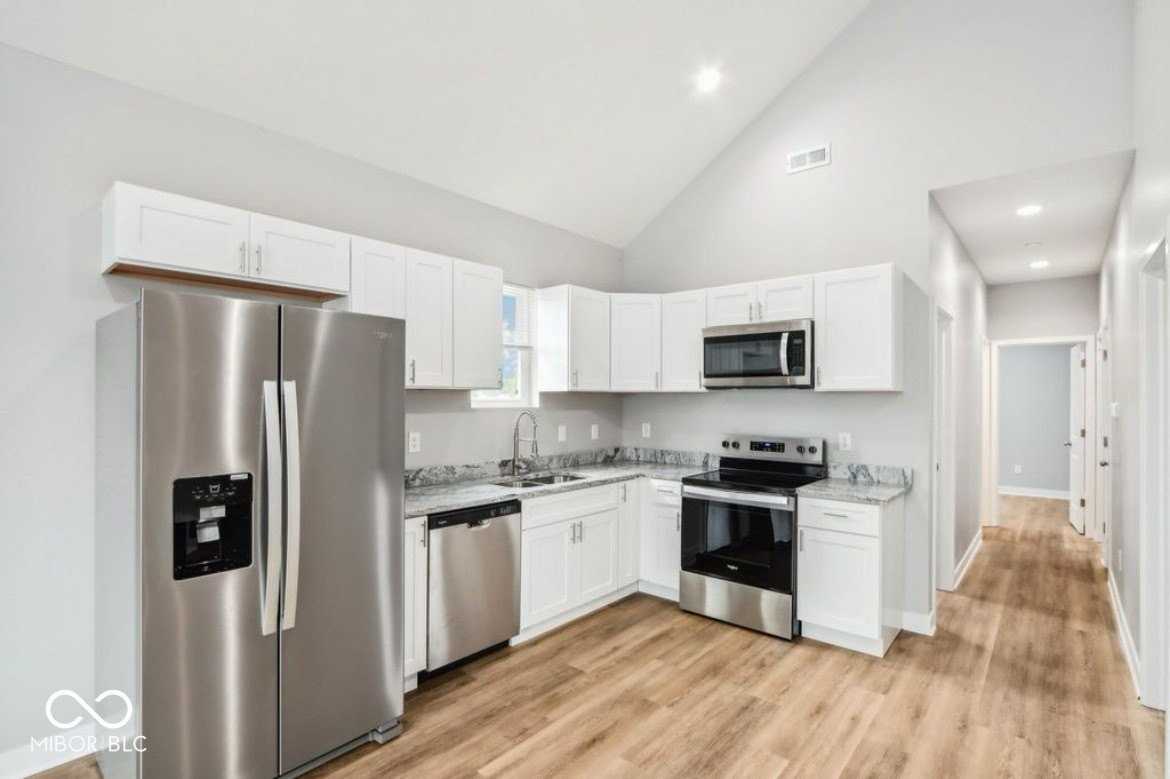 1248 Herbert St #B - Photo 2 of 22