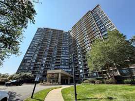1 Bay Club Dr #18J - Photo 1 of 1
