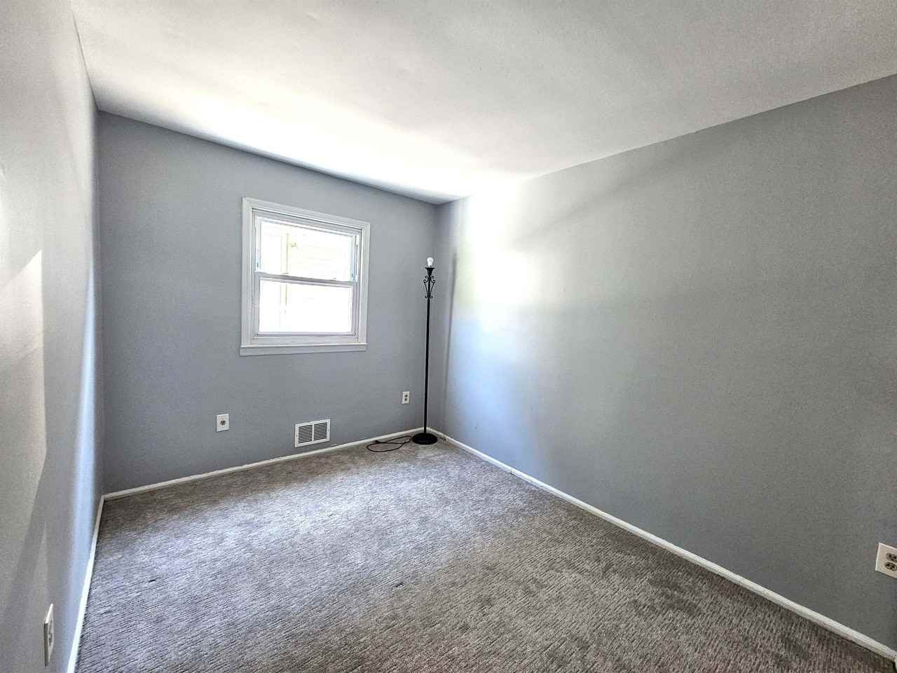 Bascom Pl - Photo 2 of 5