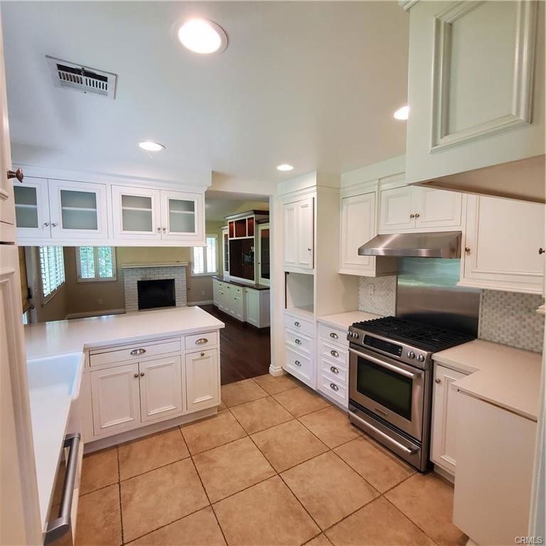 27088 Littlefield Dr - Photo 2 of 6