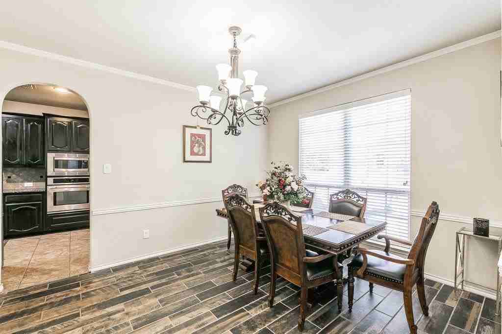 210 Warbler Dr - Photo 6 of 17