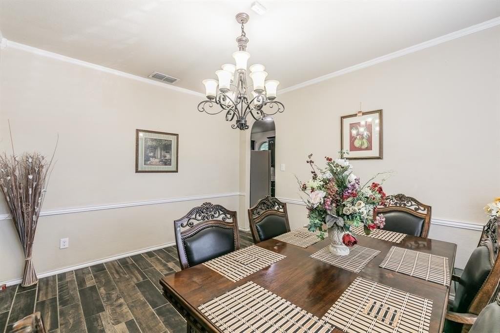 210 Warbler Dr - Photo 7 of 17