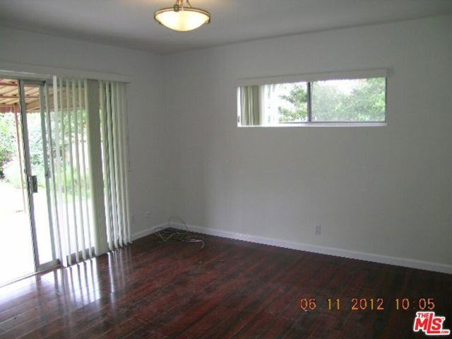 4251 Baldwin Ave - Photo 3 of 8