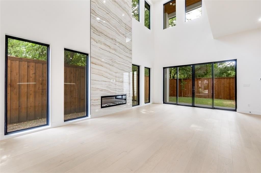 4218 Bonham St - Photo 3 of 34