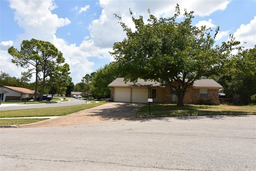 1906 Devonshire Court