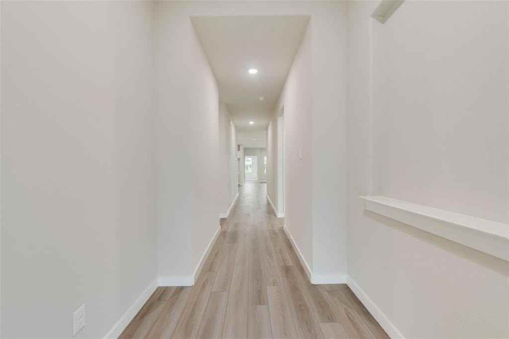 809 Tidal Dr - Photo 2 of 21