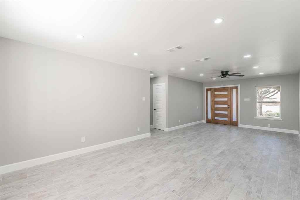 722 South Walker Street - Photo 3 of 37