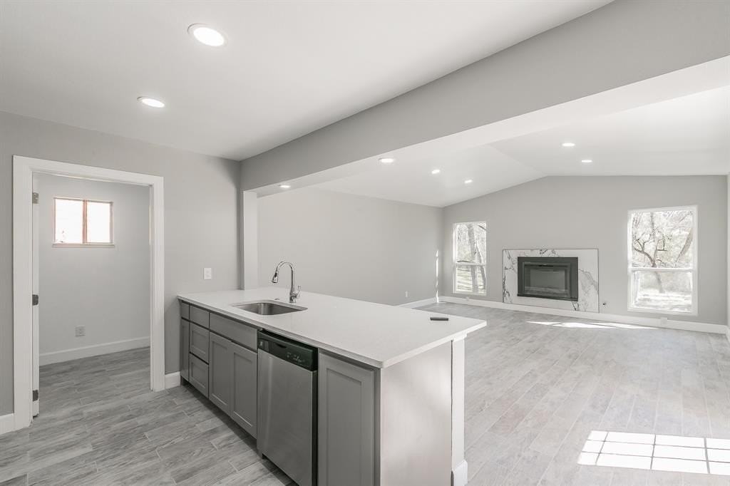 722 South Walker Street - Photo 6 of 37