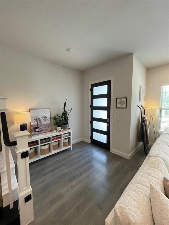 4929 Barcelona Avenue - Photo 3 of 38