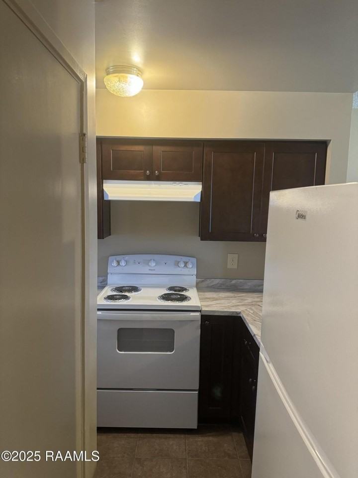 506 Grand Prix Blvd - Photo 5 of 16