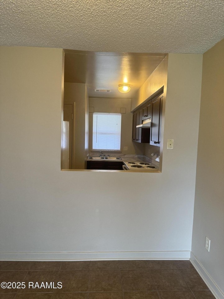 506 Grand Prix Blvd - Photo 6 of 16