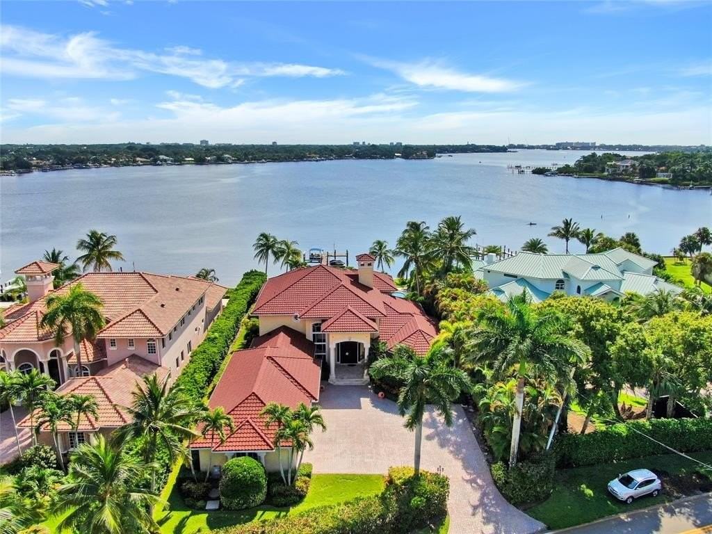 19022 Loxahatchee River Rd - Photo 4 of 50