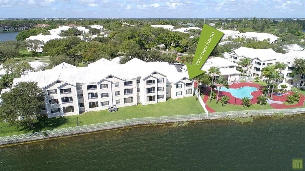 2811 North Oakland Forest Drive #201 - Photo 3 of 37