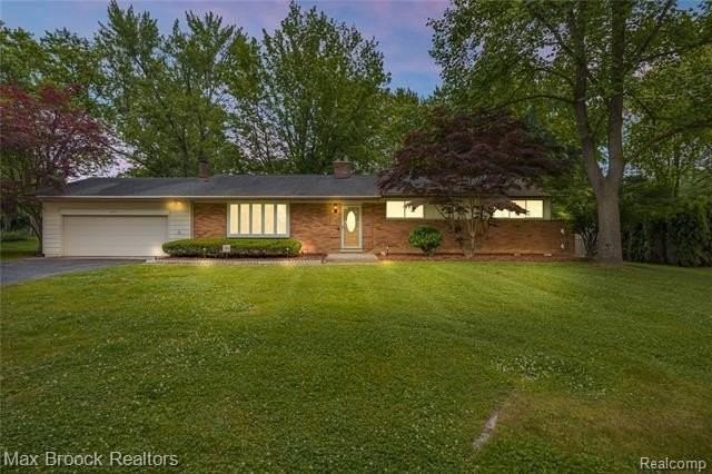 6695 Lahser Rd - Photo 2 of 45