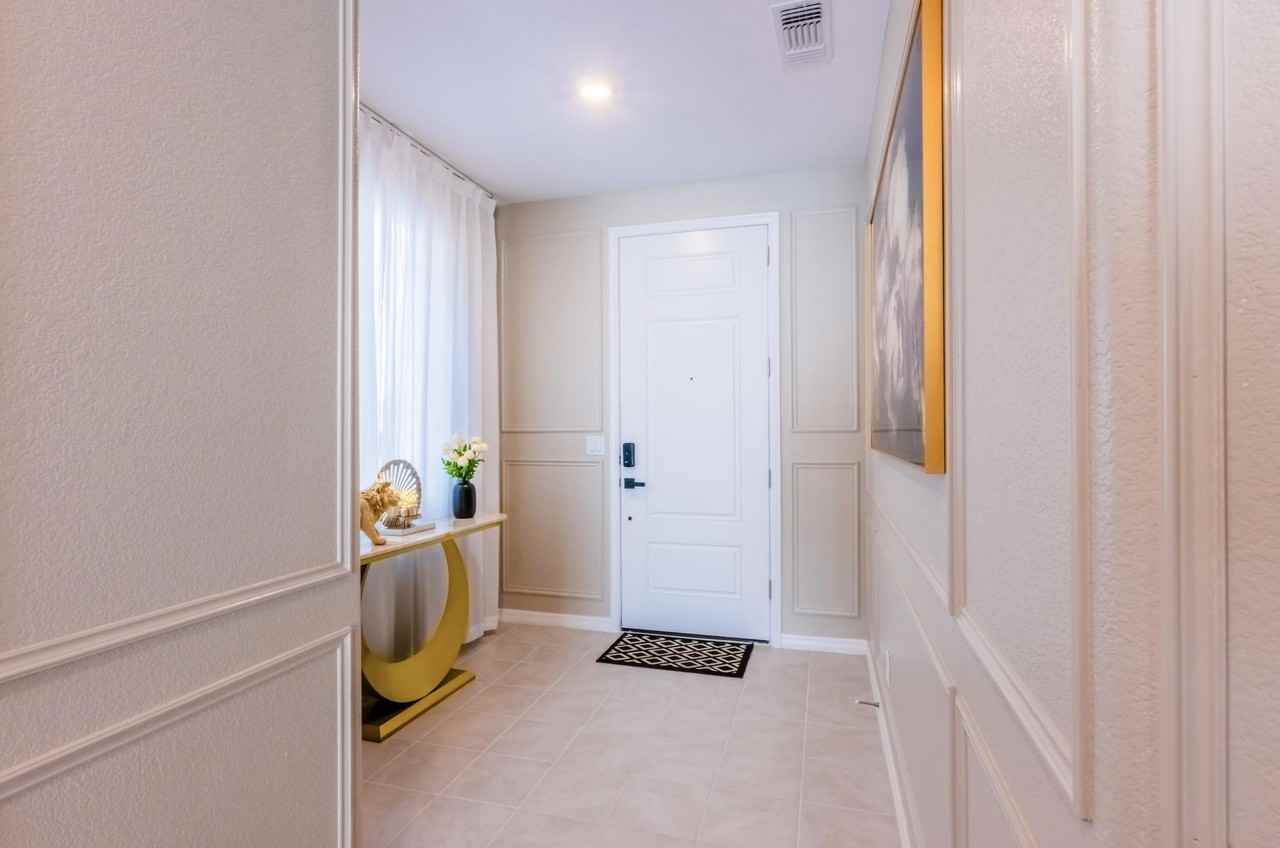 Avondale Rise Way - Photo 6 of 14