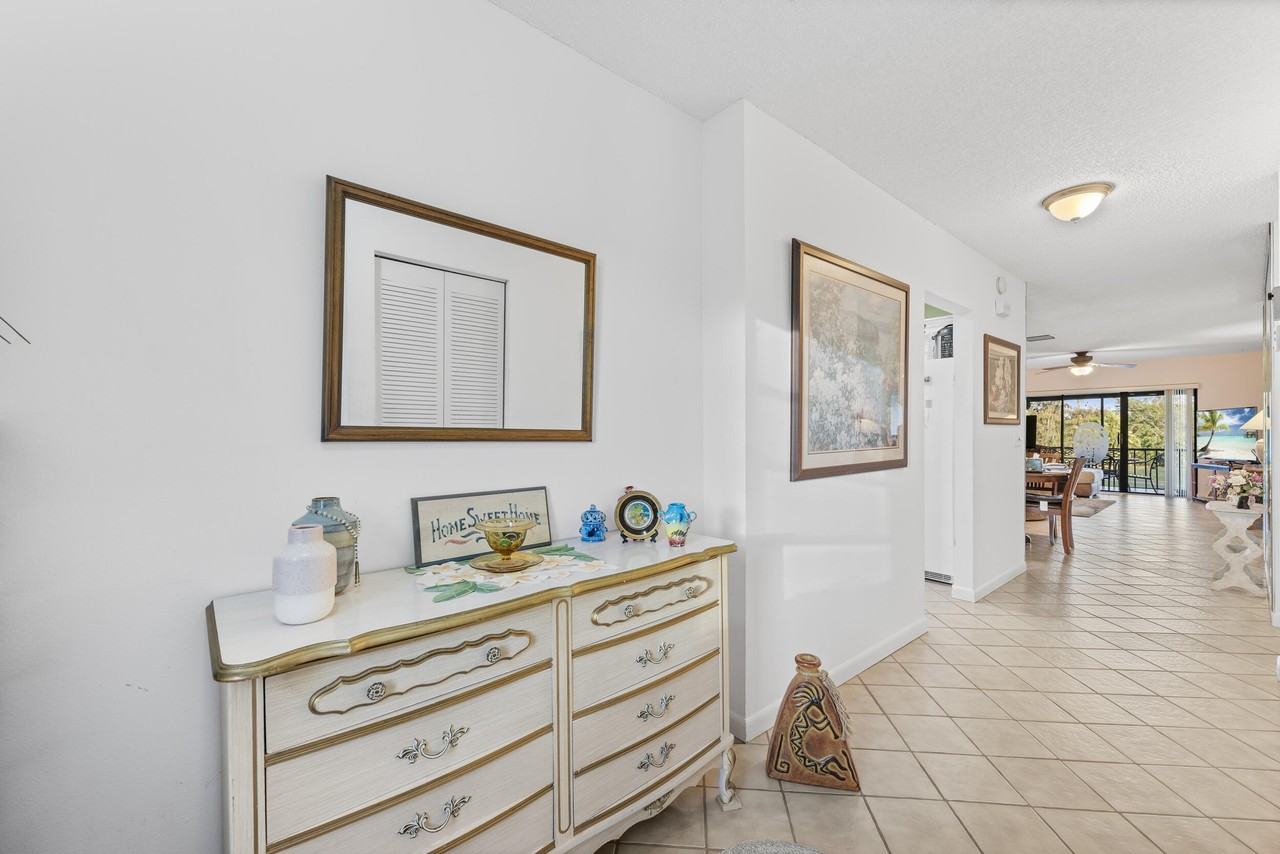 8305 Casa Del Lago #F - Photo 3 of 31