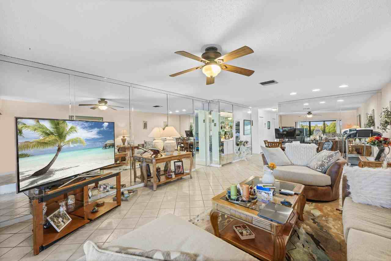 8305 Casa Del Lago #F - Photo 7 of 31