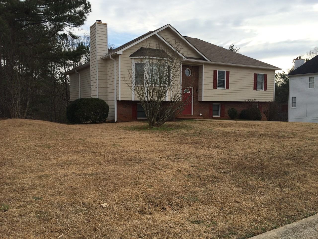 4857 Hunt Club Dr - Photo 3 of 18