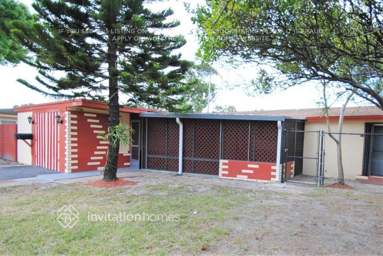 3661 Southwest 3rd Street - Photo 2 of 16