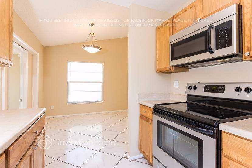 13333 Laraway Dr - Photo 4 of 14
