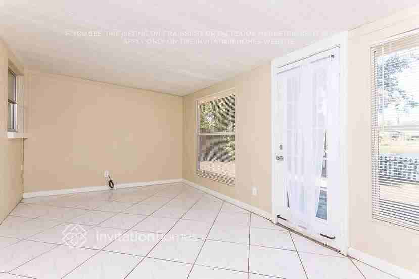 13333 Laraway Dr - Photo 5 of 14