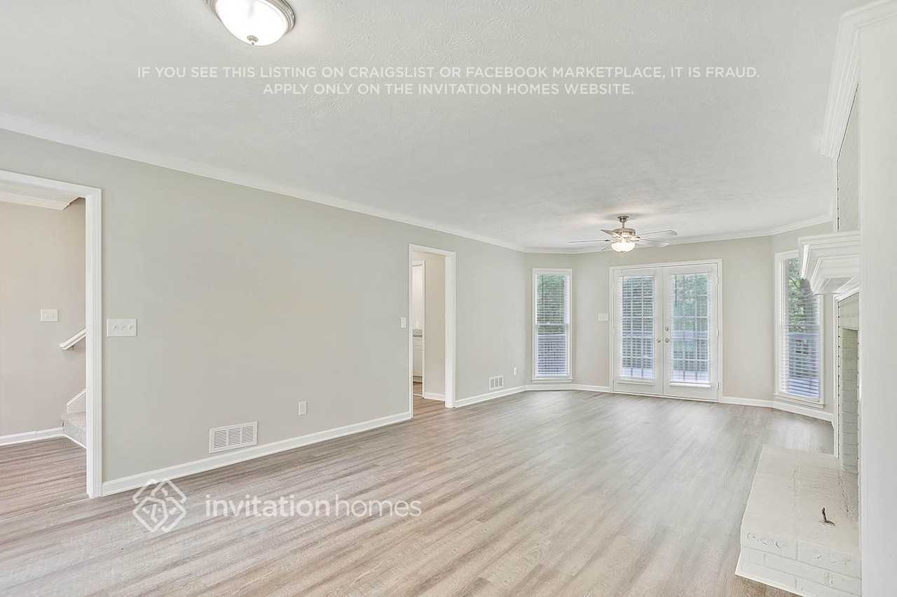 601 Exam Ct - Photo 4 of 31