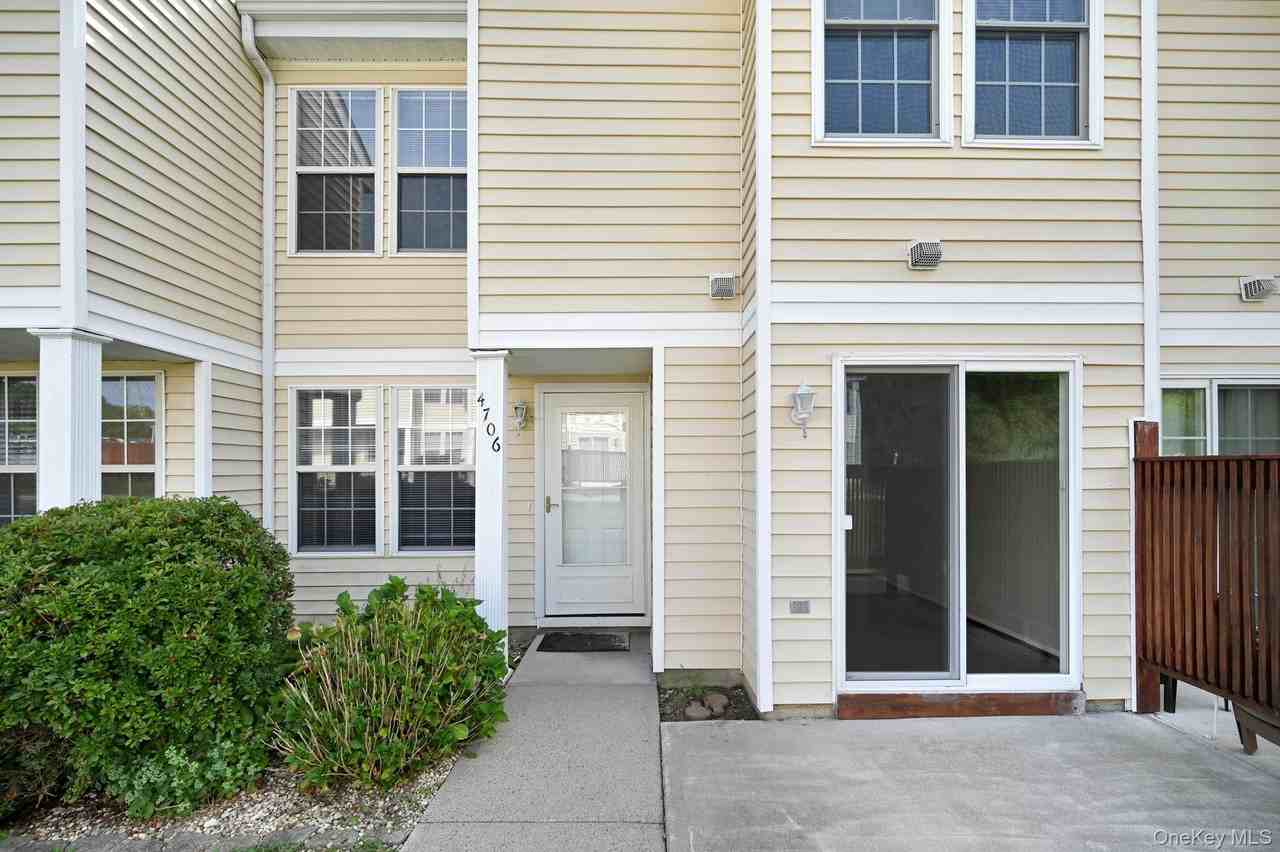 4706 Whispering Hills Drive - Photo 3 of 48