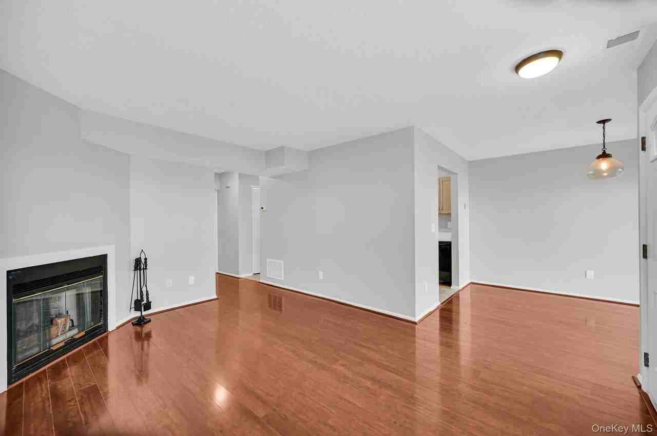 4706 Whispering Hills Drive - Photo 7 of 48