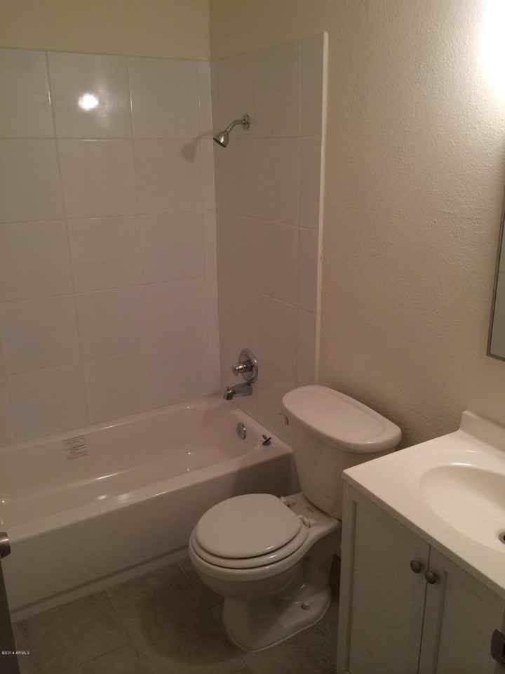 1332 E VISTA Avenue C - Photo 3 of 8