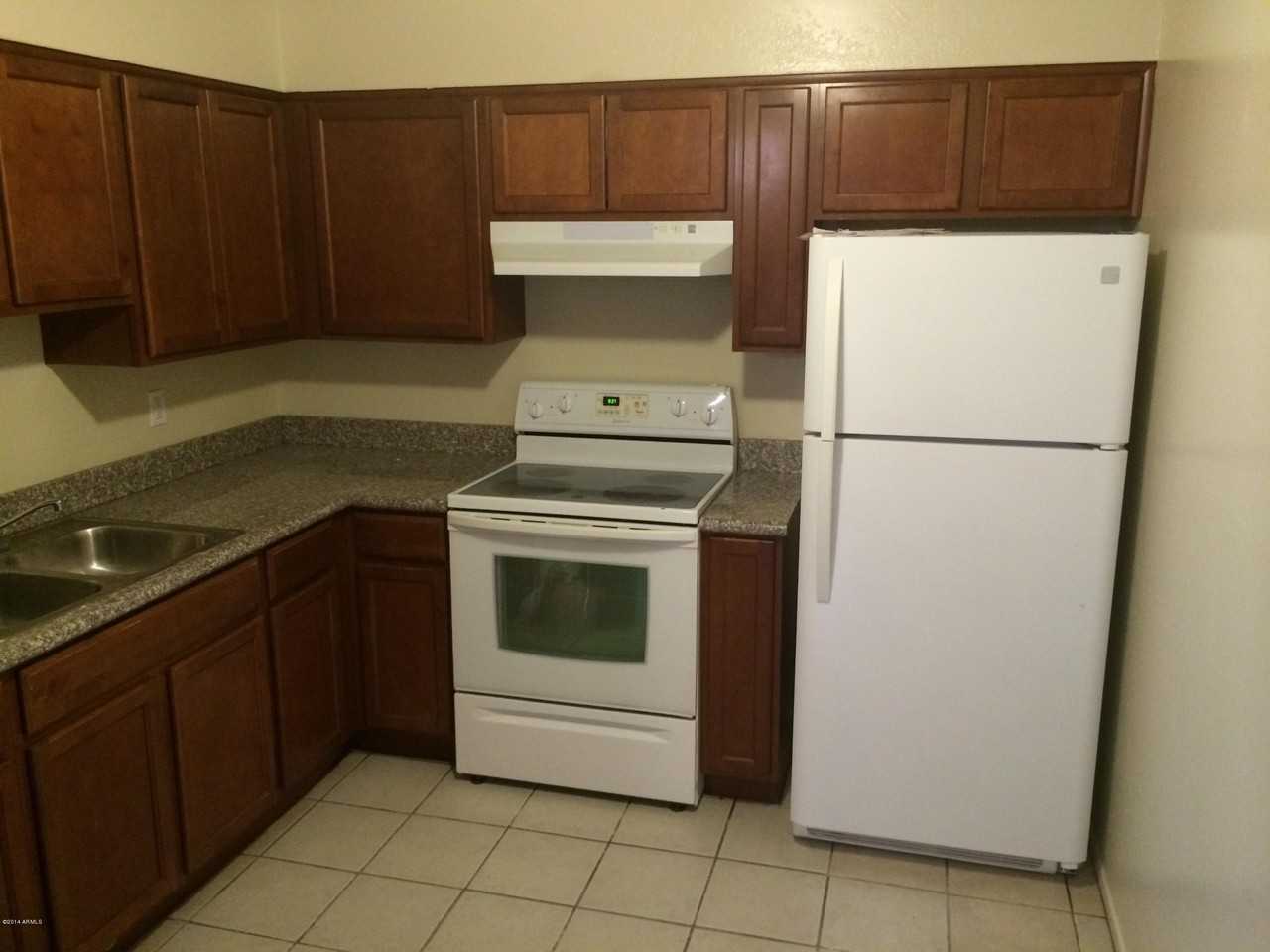 1332 E VISTA Avenue C - Photo 4 of 8